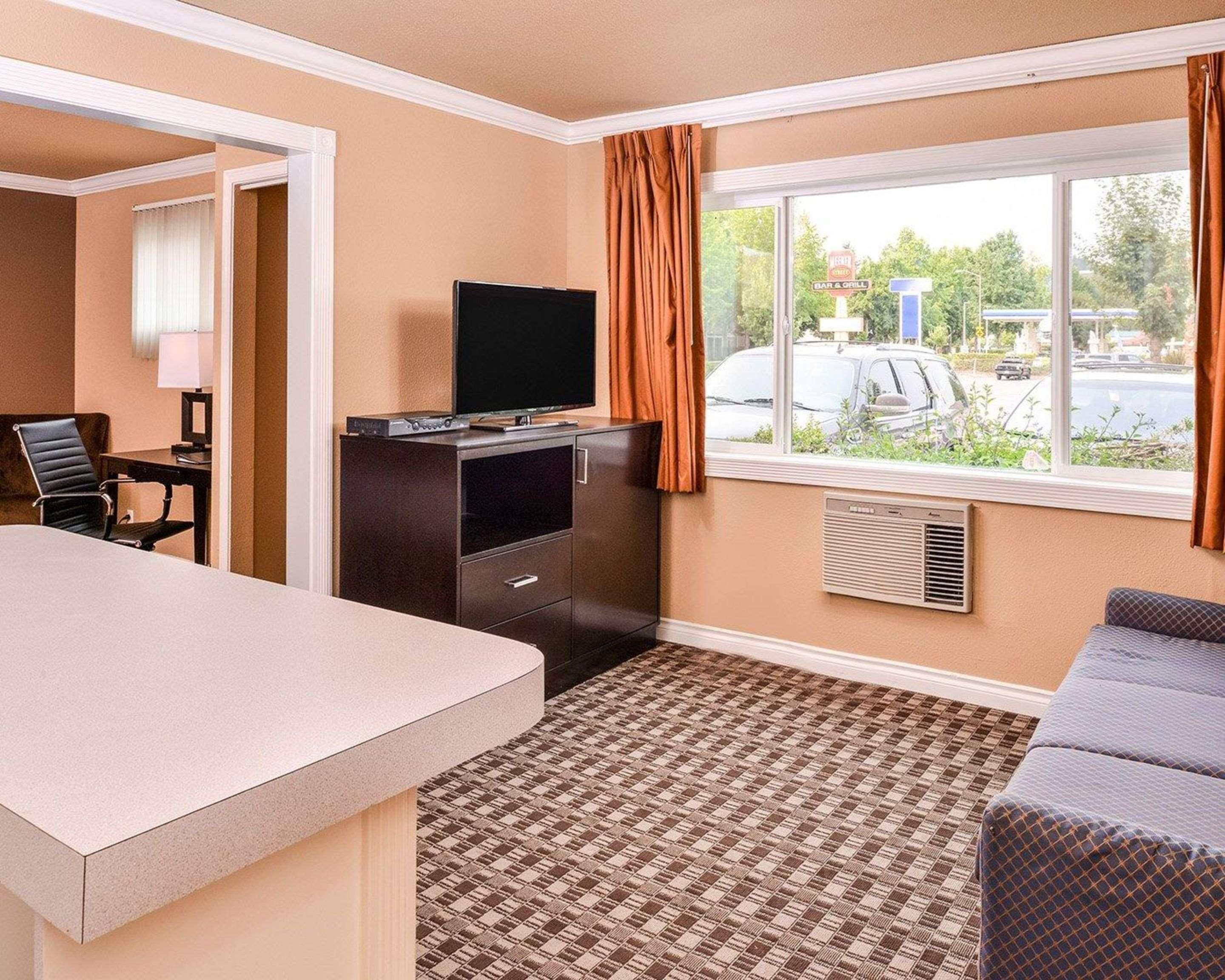 Quality Hotel, - Seattle 3*